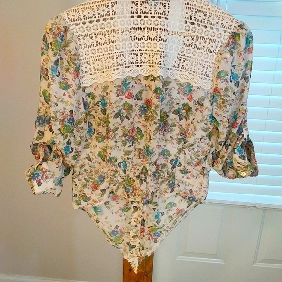 American Rag Cie Tan Floral Crop 3/4 Button Roll Up Tap Sleeves Blouse Size S - Picture 5 of 12